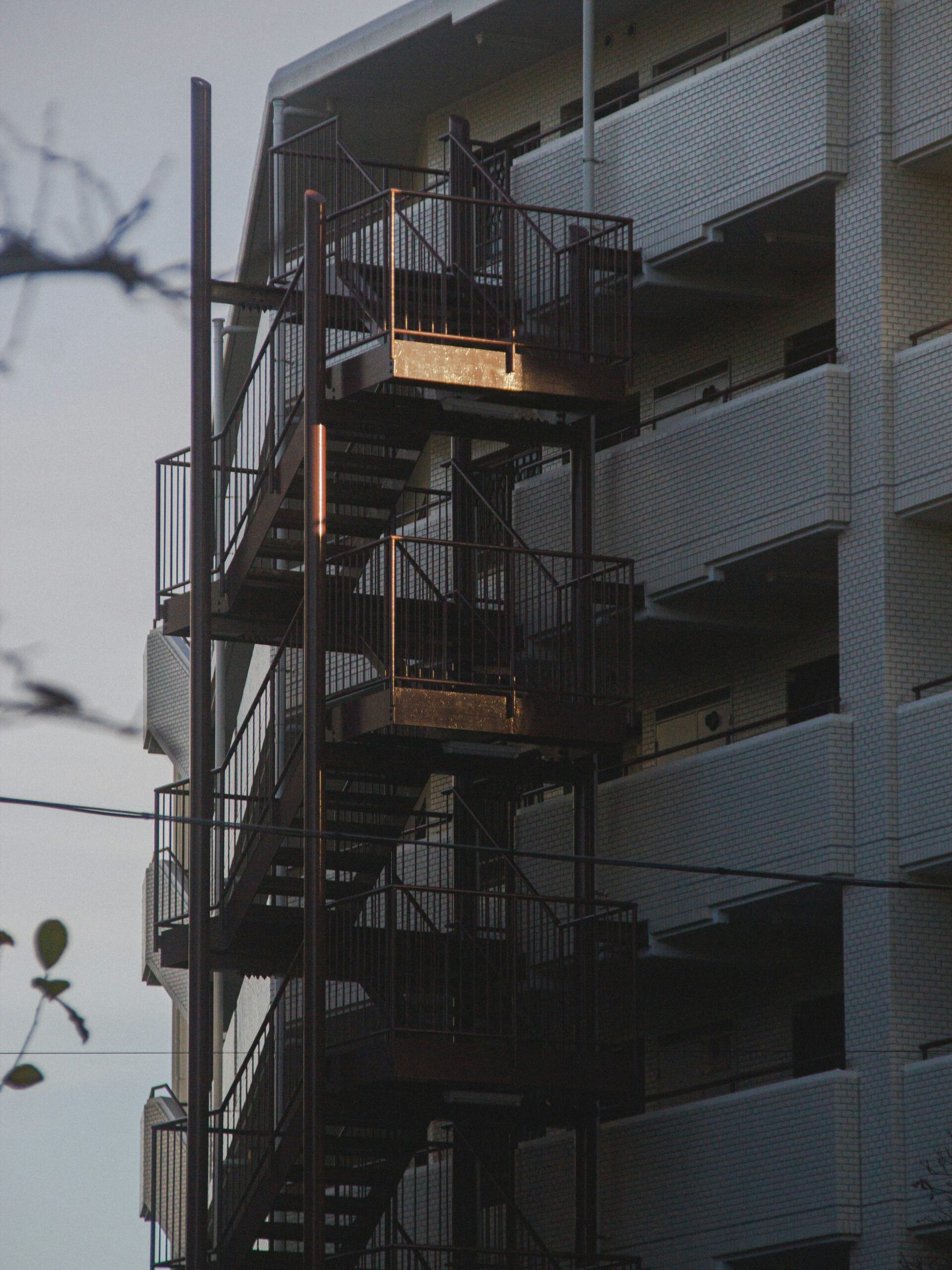 TOK-DETAIL-03 · old apartment stairwell — 3:4, 1000×1333