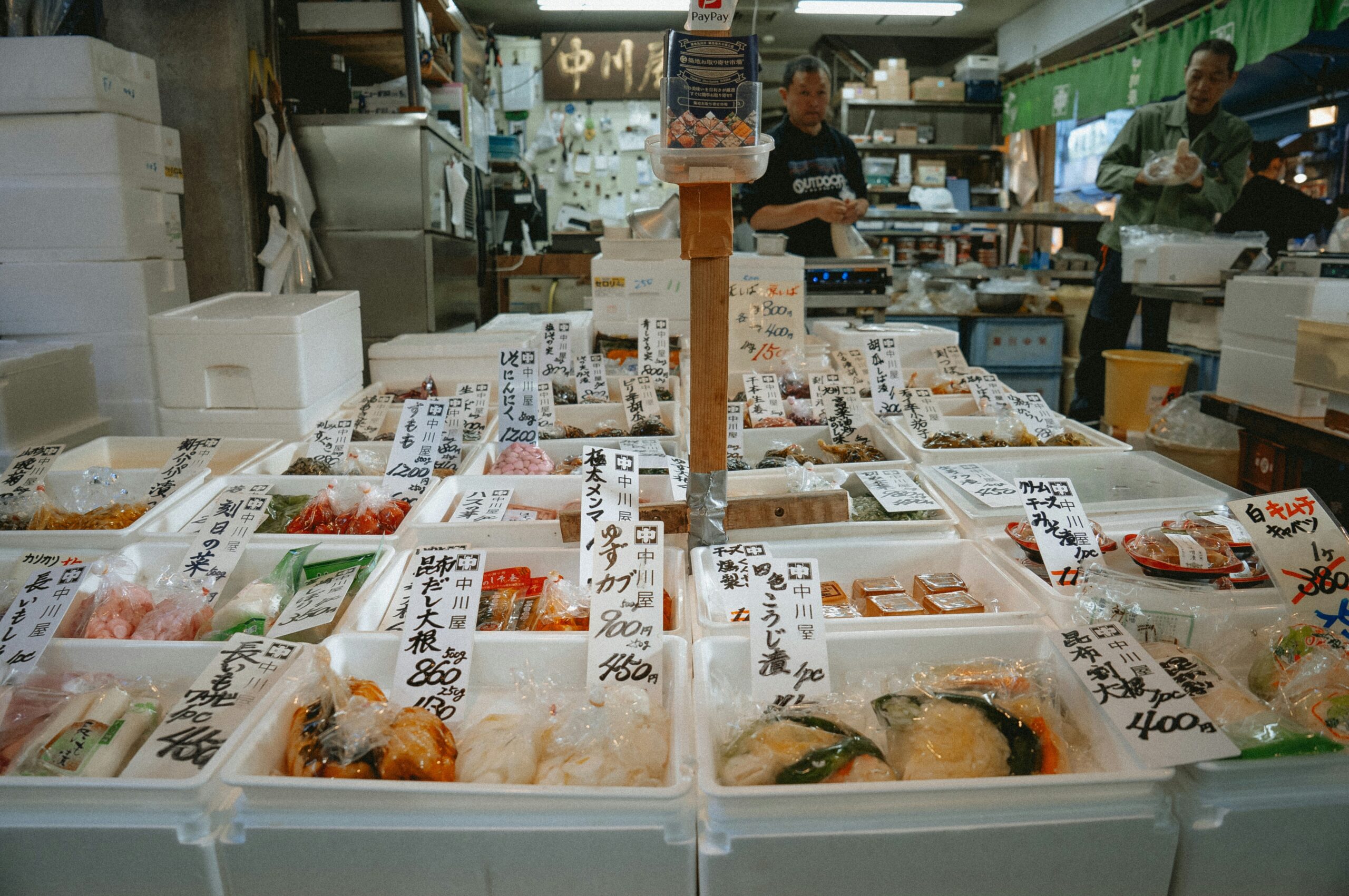 TOK-EAT-03 · morning market seafood counter — 3:2, 1400×930